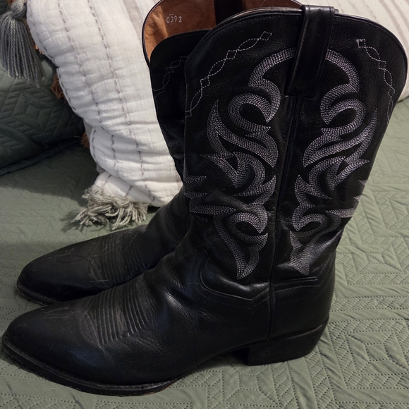 Dan Post Black Western Boots with Gray Embroidery - Picture 1 of 4